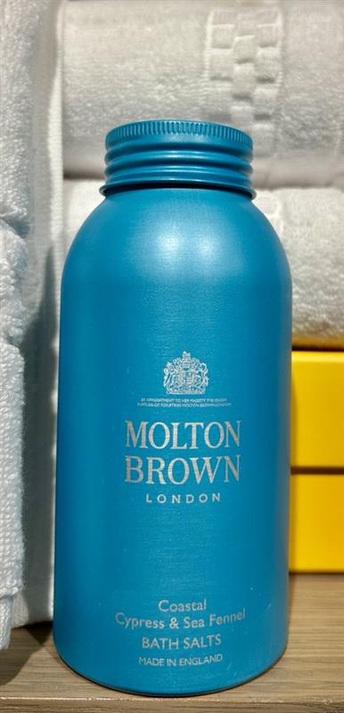 Molton Brown Coastal Cypress & Sea Fennel Bath Salts